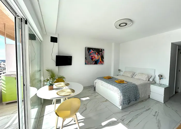 Chill Out Studio Jacuzzi & Sea Views
